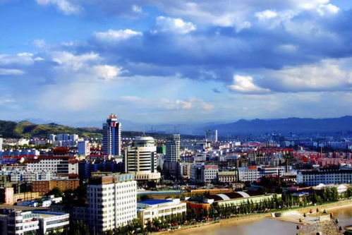 為提升城市整體形象,保定一處5層違建大樓被拆,市民拍手叫好