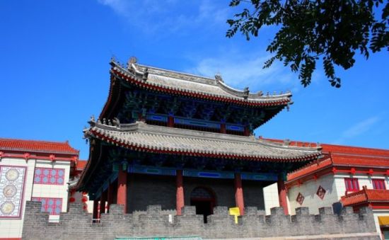 保定印記 大慈閣的佛光與鐘樓的回響